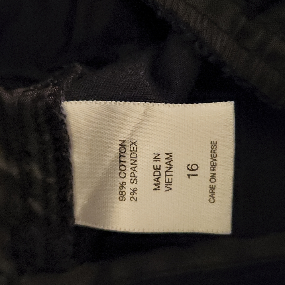 New York & Company Shorts - Picture 4 of 5